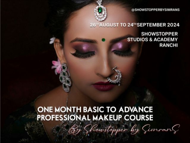 Makeup class training session by Showstopper by Simran, Ranchi